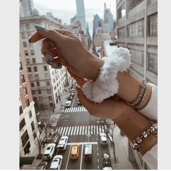 NWT Hand crochet pipsqueak scrunchie - Picture 5 of 5